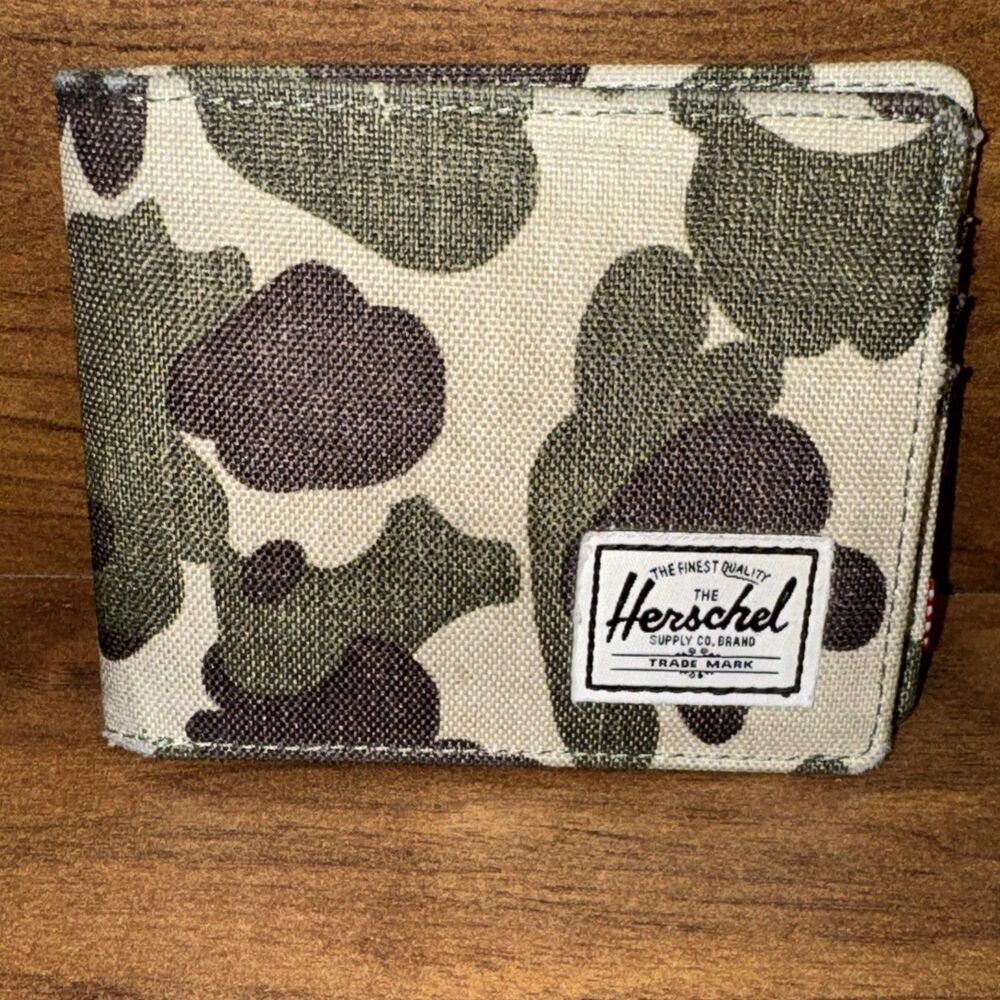 HERSCHEL SUPPLY CO Camouflage WALLET Bifold